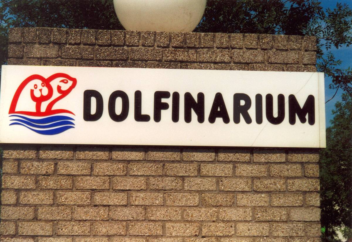 Entreegebied van het Dolfinarium Harderwijk aan de Boulevard