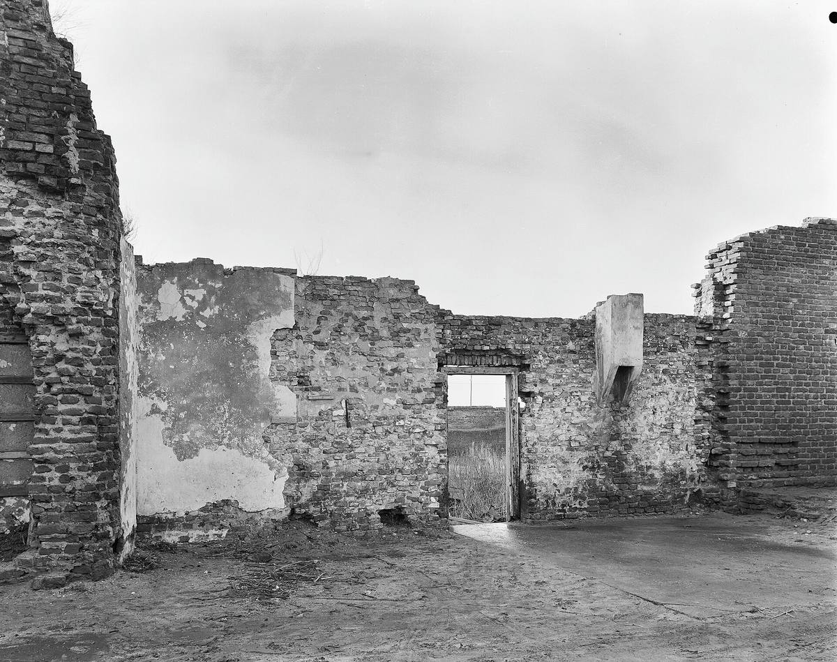 Doorgang in de oude stadsmuur van Harderwijk, stadszijde